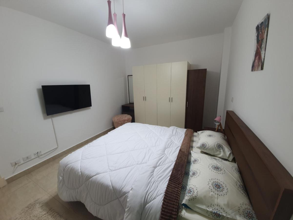 Madinaty Well-Furnished 3- Bedroom Apartment - شقة فندقيه للايجار مدينتي Madinat ash Shuruq Exterior photo